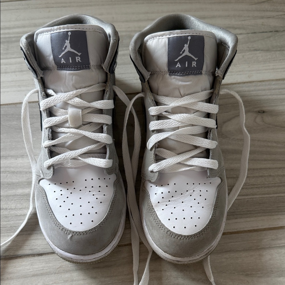 Kids Nike Air Jordan High Top Sneakers in White and Light Gray